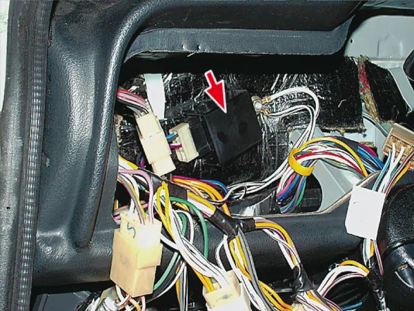 ВАЗ-2106 реле поворотов