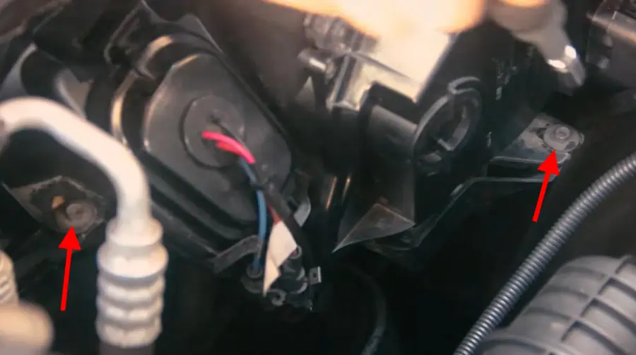 bmw x5 e53 нижние болты крепления фары