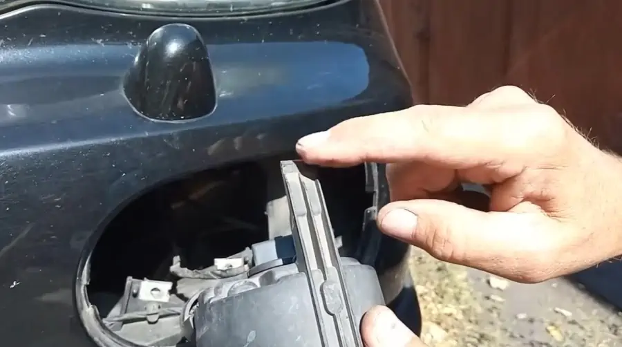 bmw x5 направляющая противотуманной фары