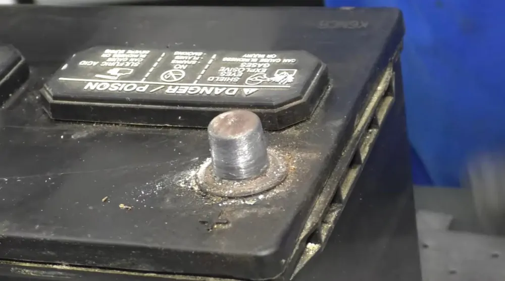 клемма аккумулятора после чистки