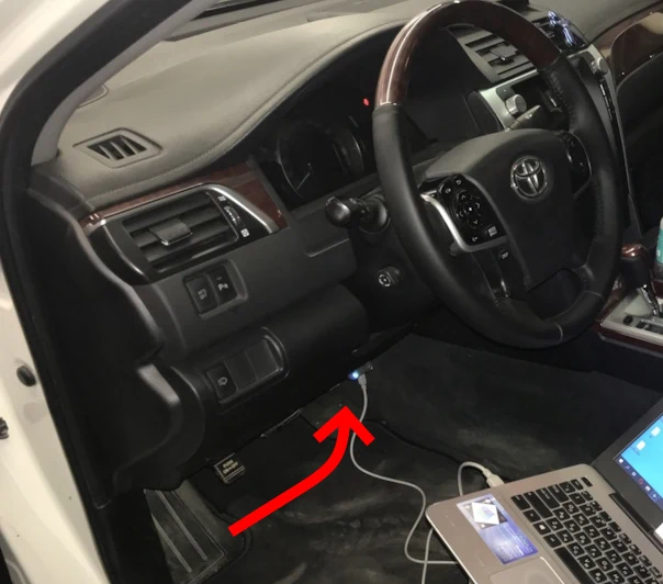 toyota camry XV50, ACV51, ASV51, ASV50, AVV50, GSV50, расположение разъёма диагностики, obd2 connector location