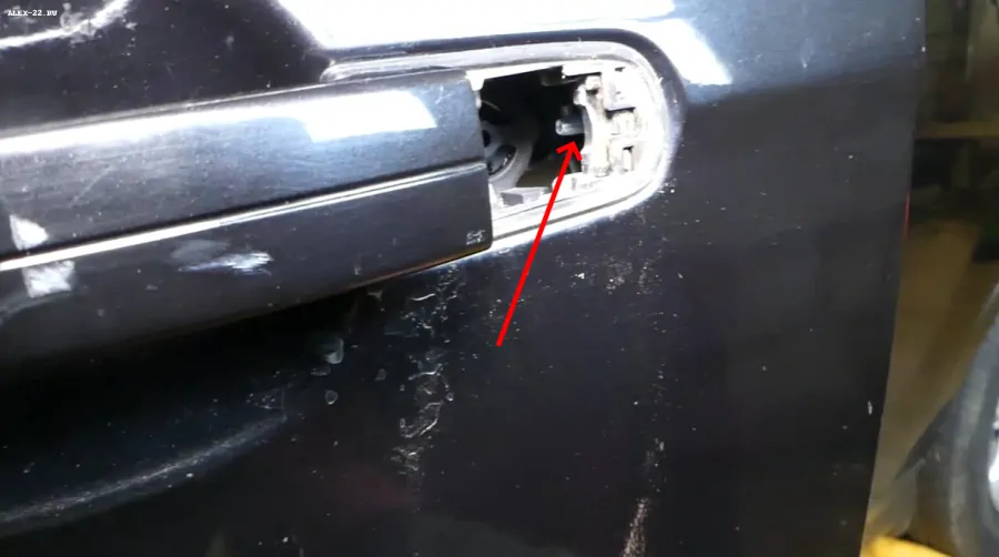 ford focus 3 болт крепления личинки замка