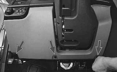 lada priora расположение блока предохранителей в салоне