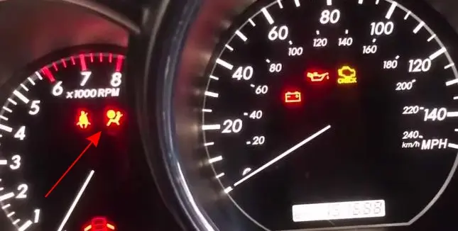 lexus горит значок аирбег ошибка b1150
