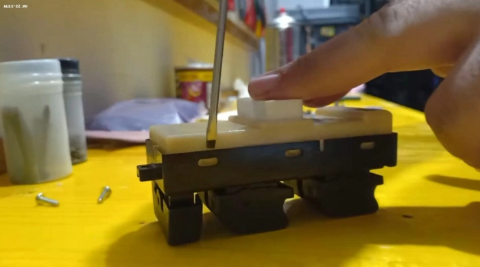 toyota passo power windows switch disassemble foto